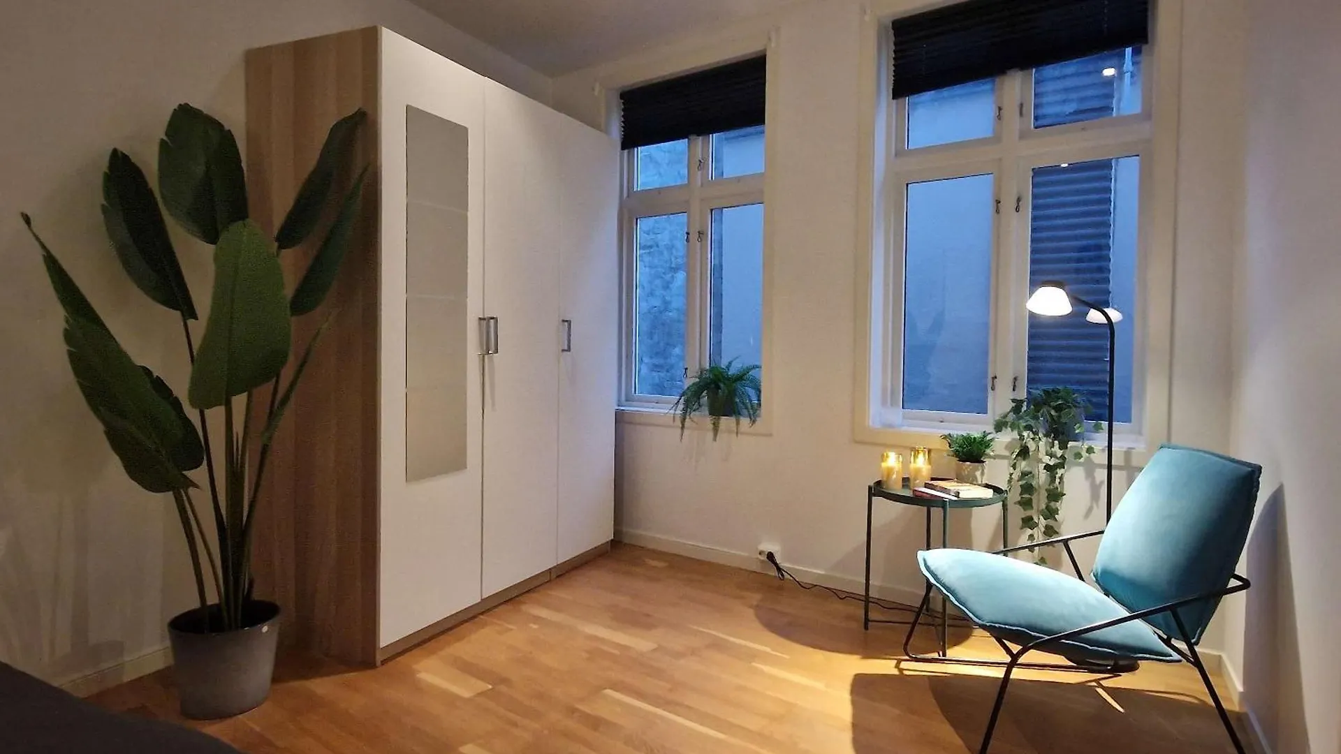 아파트 City Center Retreat With King Bed 베르겐
